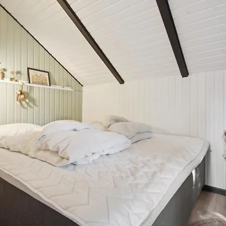 Feriehus 3 Bedroom Cozy In