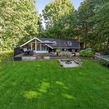 3 Bedroom Cozy In * Toftlund