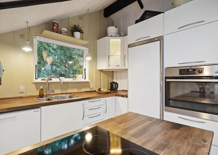 3 Bedroom Cozy In Feriehus *