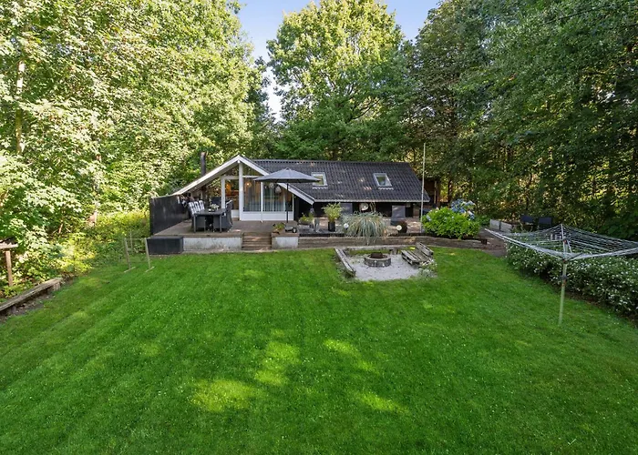 3 Bedroom Cozy In * Toftlund